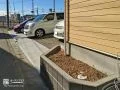 シンプルなコンクリート外構でお庭を有効活用する駐車スペース