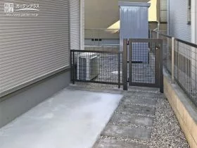 利便性と防犯性を両立したちょっとモダンな園路と園庭門扉[施工後]