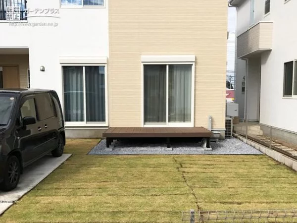 No.7607 鮮やかな緑とともにお庭を明るく彩るウッドデッキ設置工事[施工後]