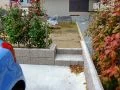 お庭への移動の安全を考えた園庭階段