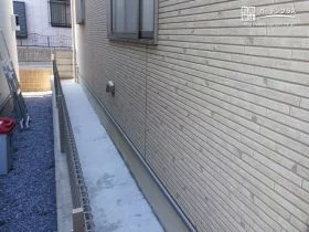 手の届きにくい場所をきれいに保つ犬走り[施工後]