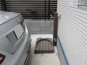 アプローチのインターロッキングと合わせた立水栓[施工後]