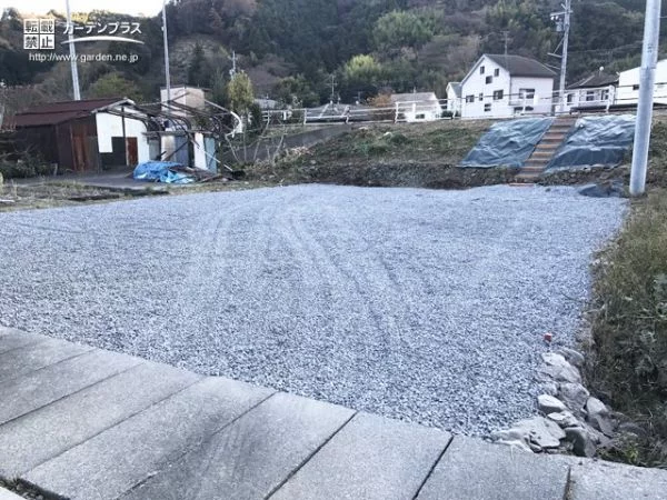 No.7804 お子さまものびのび遊べる一面砂利の主庭のリフォーム工事[施工後]