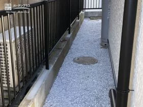 砂利ですっきりスマートに見せる犬走り[施工後]