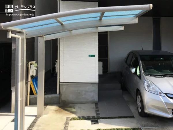 No.7836 爽やかなブルーの屋根材でお住まいを彩るサイクルポート設置工事[施工後]