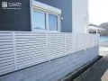 白いカラーがお住まいを引き立てる目隠しフェンス