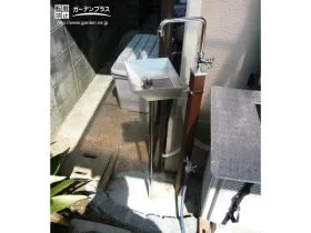 使いやすい2タイプの蛇口がついた立水栓[施工後]