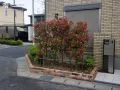 植栽を優しく引き立てる花壇