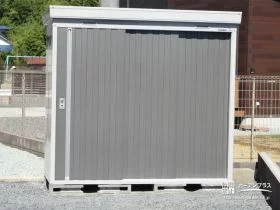 収納力の高いすっきりとしたデザインの物置[施工後]