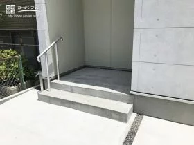 機能美を追求したシルバーの手すり[施工後]