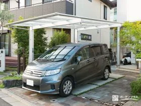 駐車スペースを軽快に彩るカーポート[施工後]