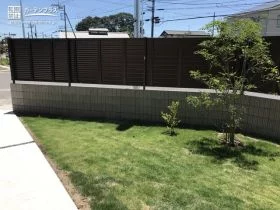 お庭のプライバシーを守る目隠しフェンス
