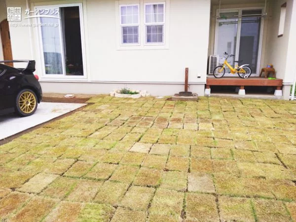 No.8581 ＤＩＹによる芝貼りをサポートし芝の根付きをよくする主庭の整地