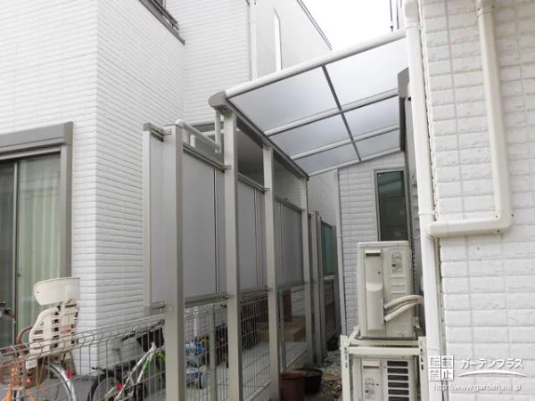 No.8979 スタイリッシュな空間に毎日の家事が楽しくなるテラス屋根設置工事[施工後]