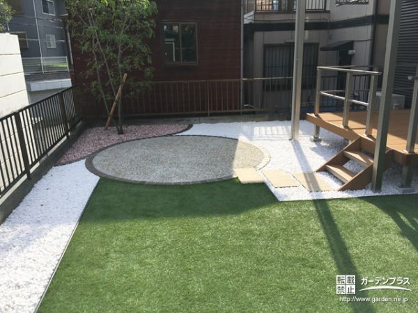自然を感じる異素材が調和し個性溢れるデザインの主庭リフォーム工事 No 9137 テラスまわりの施工例 外構工事のガーデンプラス