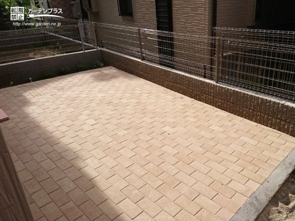 水はけの良いインターロッキングでお庭を優しく彩る主庭のリフォーム工事 No 91 テラスまわりの施工例 外構工事のガーデンプラス