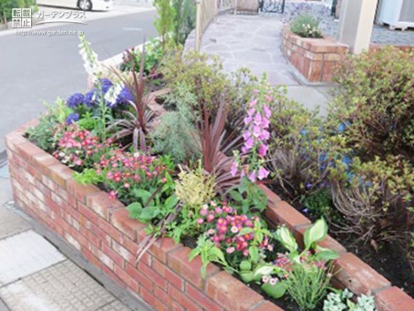 趣味を詰め込んだ華やかで気品溢れる外構一式リフォーム工事 No 92 門柱 門まわりの施工例 外構工事のガーデンプラス