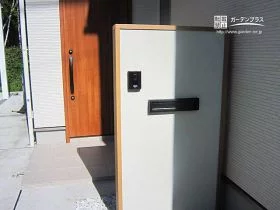 温かみを感じさせる門柱設置工事[施工後]