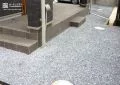 砂利敷きの犬走り