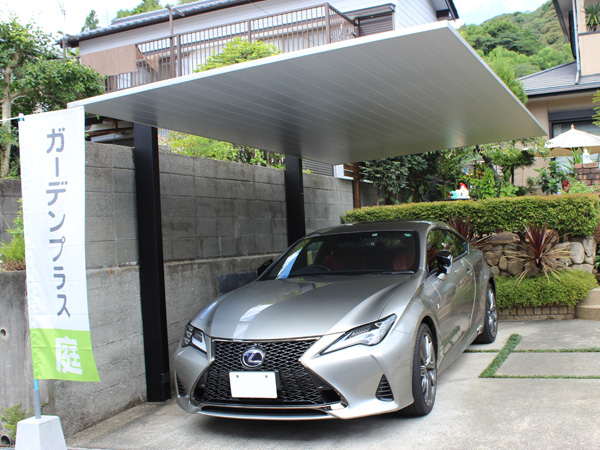 ガーデンプラス高知のカーポートSCの展示