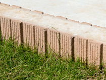 土留めに用いられたコンクリートブロック