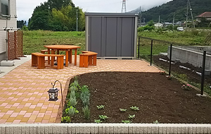 見栄えにもこだわった明るい菜園スペース