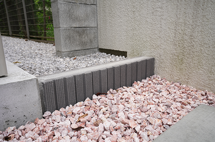 化粧砂利 | 犬走り | 外構工事のガーデンプラス