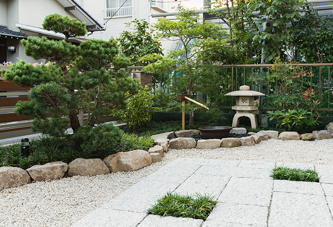 自然石 | アプローチ | 外構工事のガーデンプラス
