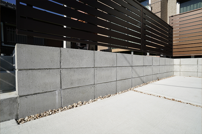 ブロック塀や土留めなど幅広い用途で使用されるコンクリートブロック