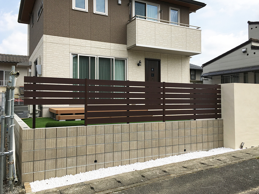 フェンス部分を設置する