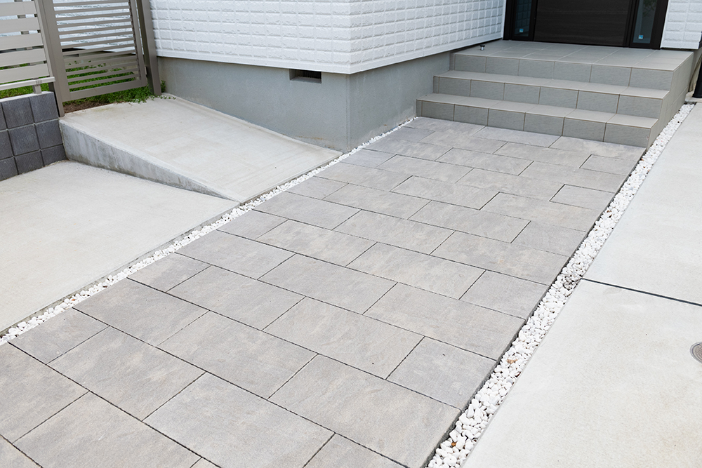 30㎝×60㎝の高級感あるインターロッキング工事