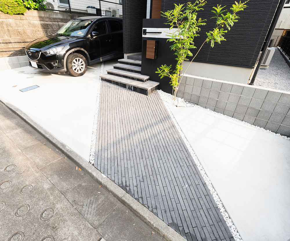 インターロッキングで舗装したアプローチの工事例