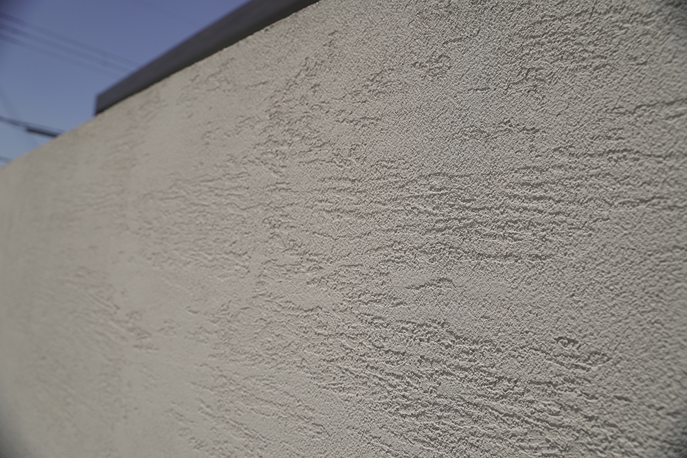 塗り壁の汚れが目立ちにくい塗り仕上げ