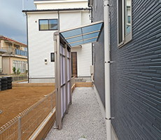 ストックヤードの防草シート・砂利敷き工事例