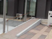 バリアフリーのアプローチ