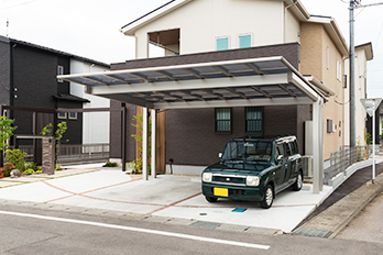 雨や日光から愛車を守るカーポート