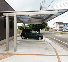 すっきりスタイリッシュな駐車スペース