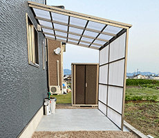 土間コンクリートで舗装した勝手口まわり