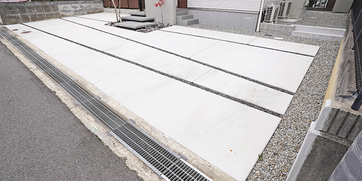 耐久性の高い土間コンクリートで舗装した駐車スペース